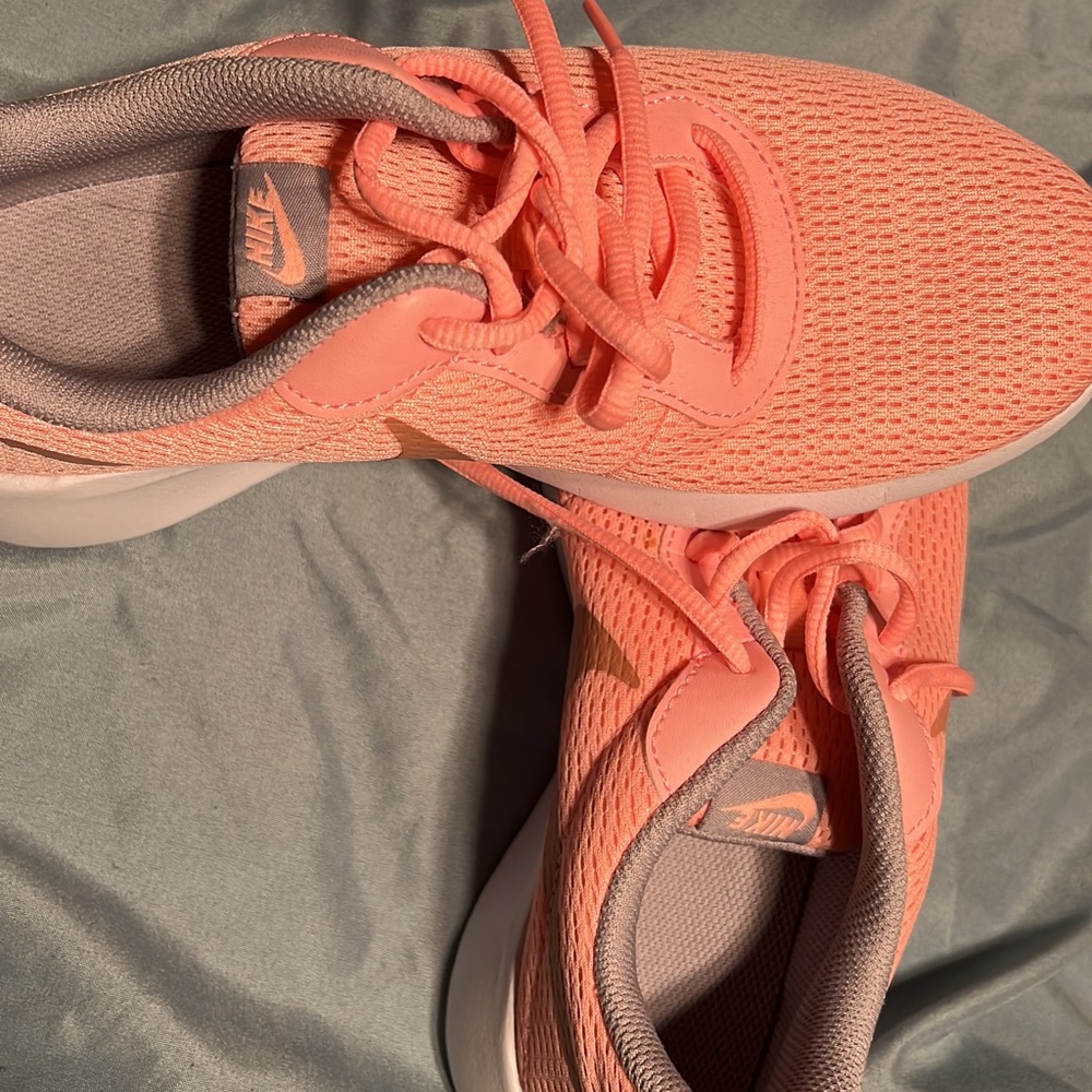 Nike shoes. Brand new